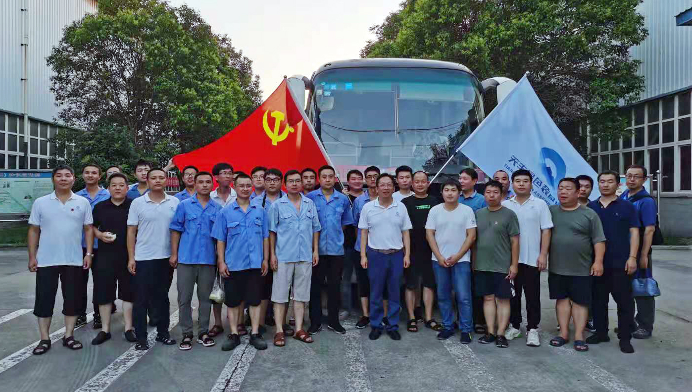 抗洪救災，共克時艱